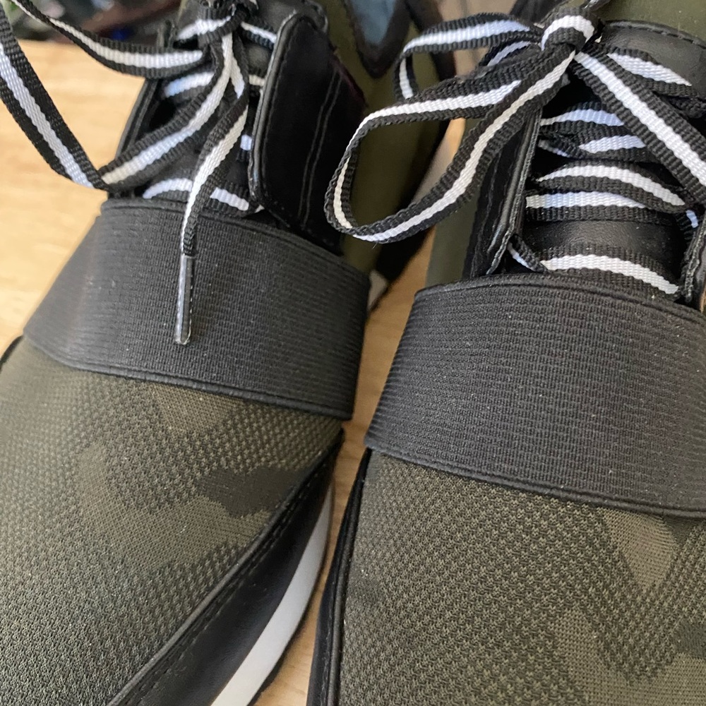 Steve Madden - Picture 9 of 10